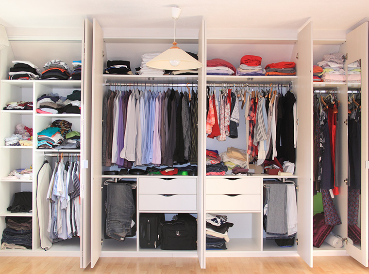 ¿Aprende a organizar con eficacia tu armario?